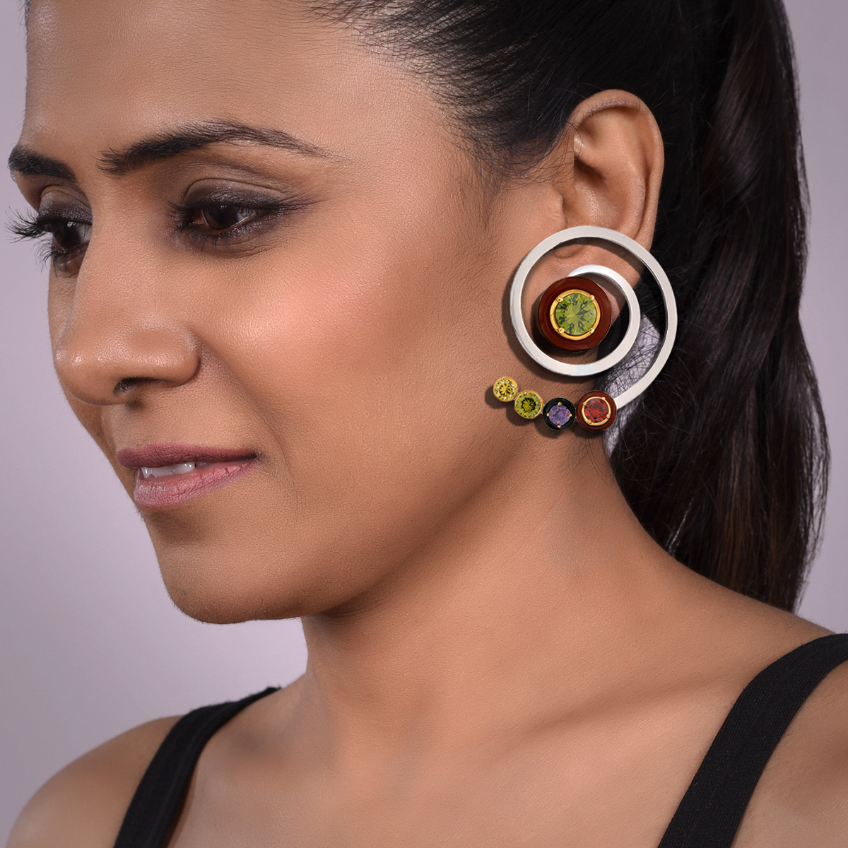 Sargamix Hypno Spiral Silver Onyx Earrings - Image 3