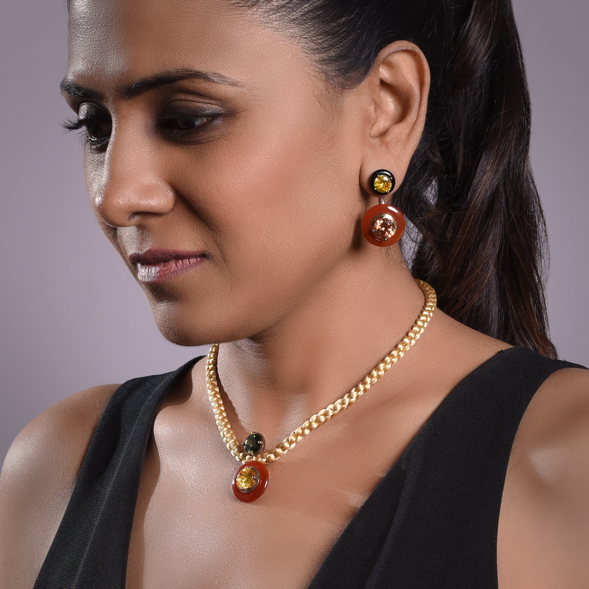 Sargamix Round Onyx Silver Weave Neckpiece - Image 4